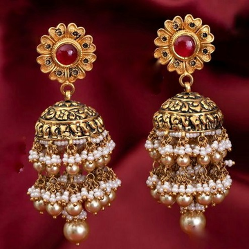 22KT/ 916 Gold antique Bridle Pearl Jhumka earring... by 