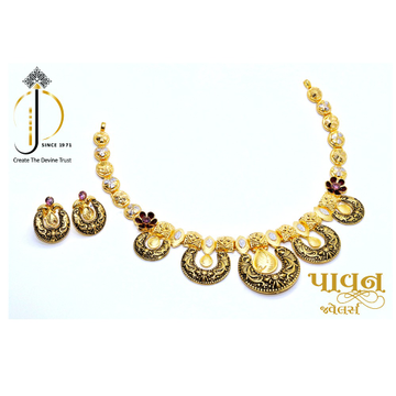 916 / 22 ct Antique Chokar Necklace Set with Earri... by 