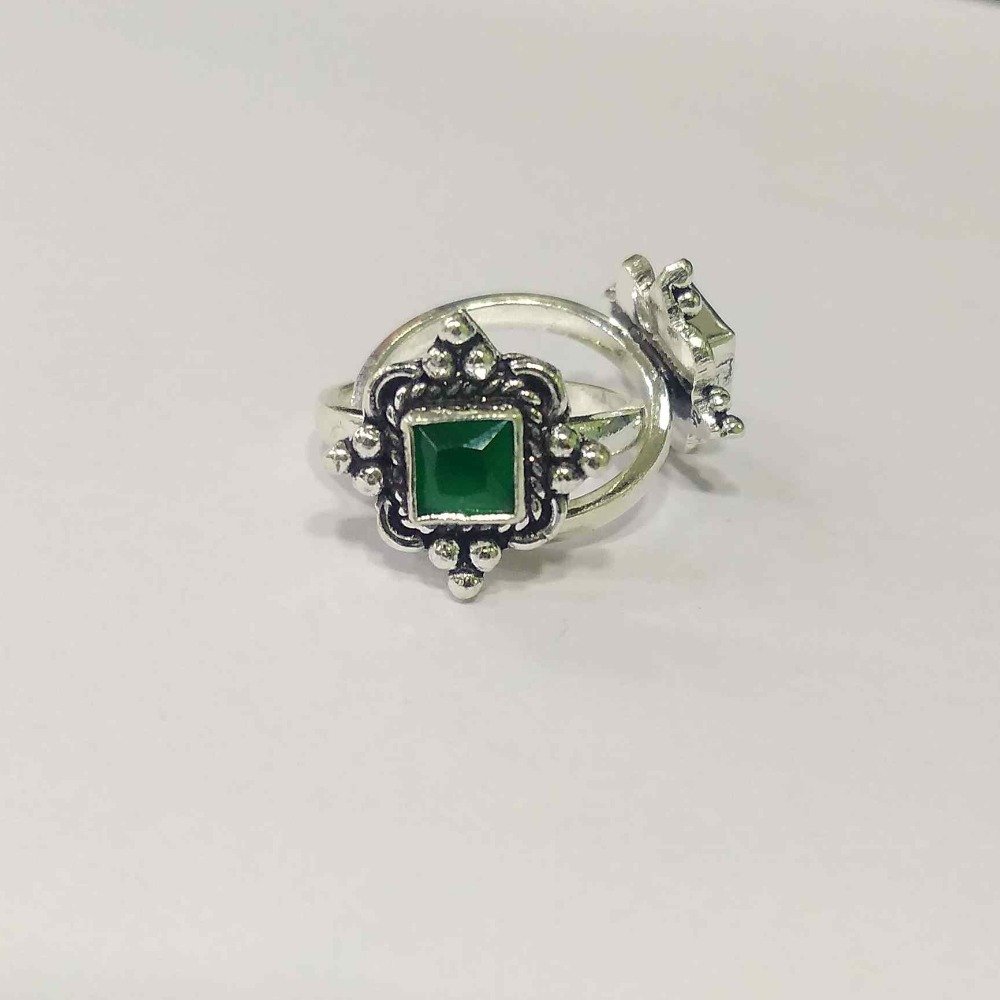 Buy Emerald stone silver Toe Ring Online in India - SILVER SIDDHI .