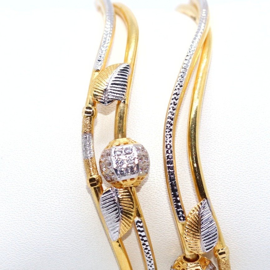 22KT / 916 Gold Fancy Movable Bolls Bangle For Ladies KKG0096